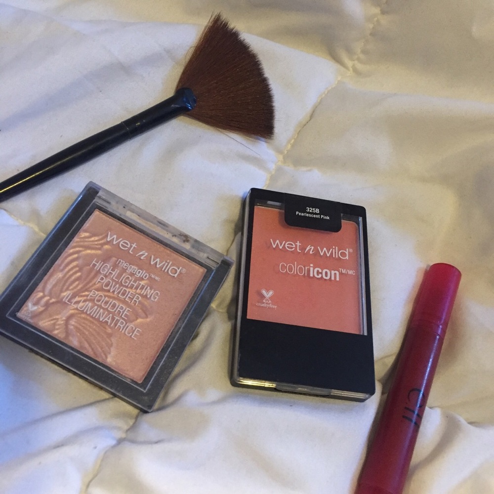 HIGHLIGHTER + BRUSH + BLUSH + RED LIPSTAIN BUNDLE